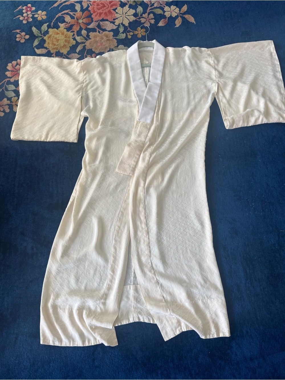 Pure silk Vintage Japanese kimono white/creme color original design GVC